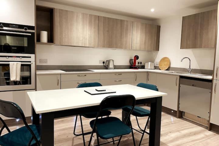 Lovely 3 Bedroom With Private Garden In Centre Appartement