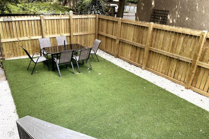 Appartement Lovely 3 Bedroom With Private Garden In Centre